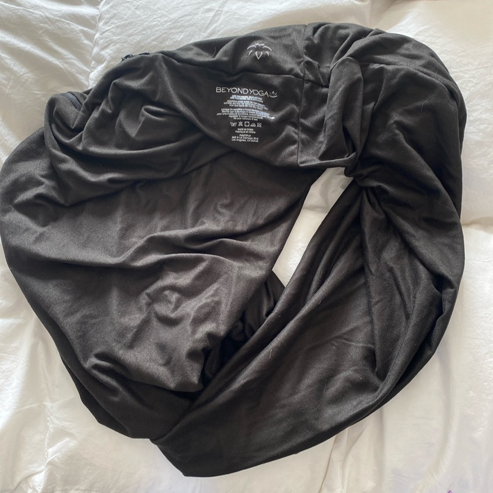 Beyond Yoga infinity scarf with pocket